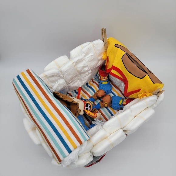 Toy Story - Woody bassinet diaper cake - Picture 13 of 13